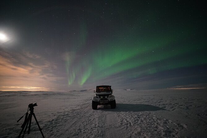 Reykjavik Northern Lights Tour with Pro Aurora Photos Small Group - Price and Value: Is $148.50 Fair?