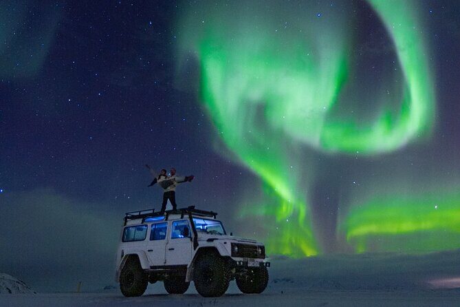 Reykjavik Private Northern Lights Tour with Pro Photographer - Off-road flexibility: how the hunt stays alive when clouds move