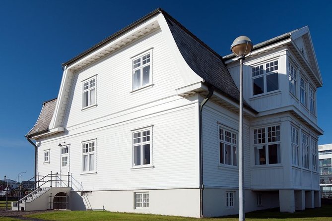 Reykjavik Sightseeing Tour - Hallgrímskirkja: Iceland’s tallest church and your best city orientation tool