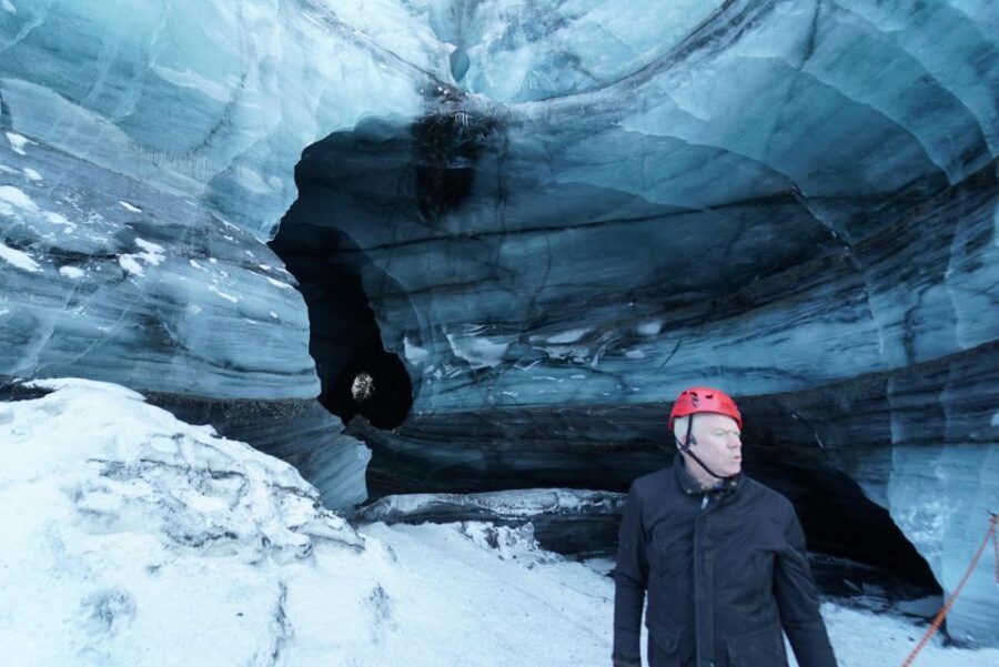 Reykjavik: South Coast and Katla Ice Cave Small Group Tour - Vikurfjara black-sand beach: photos, wind, and real walking time