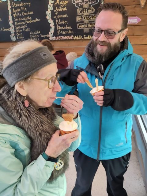 Reykjavik: The Icelandic Sweet Tooth Tour - Ingólfur Square meet-up: how to find your guide quickly