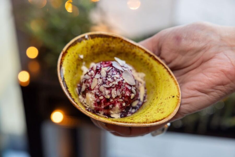 Reykjavik: The Icelandic Sweet Tooth Tour - The first bakery stop: kleina, snúður, and how to taste with purpose