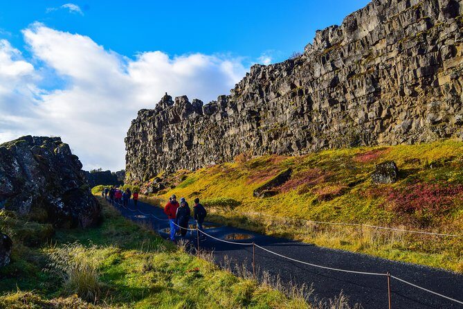 Reykjavik: The Lava Tunnel and Golden Circle Small-Group Tour - Why the included caving gear and Wi‑Fi actually help