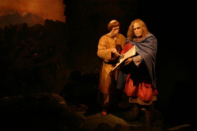 Saga Museum - Entrance ticket - Viking dioramas and life-size figures: why this format works