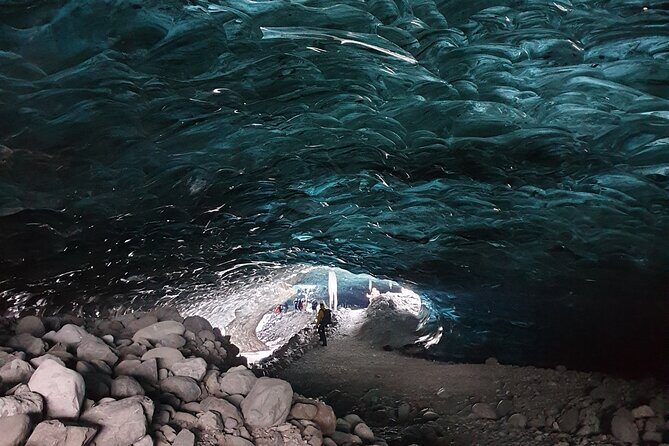 Sapphire Ice Cave Tour from Jökulsárlón - Extra Small Group - Weather and cancellations: what happens if the ice cave day can’t run