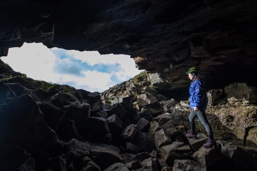 Silfra: Leidarendi Lava Caving & Snorkeling Tour with Photos - Getting your checklist right: what to bring
