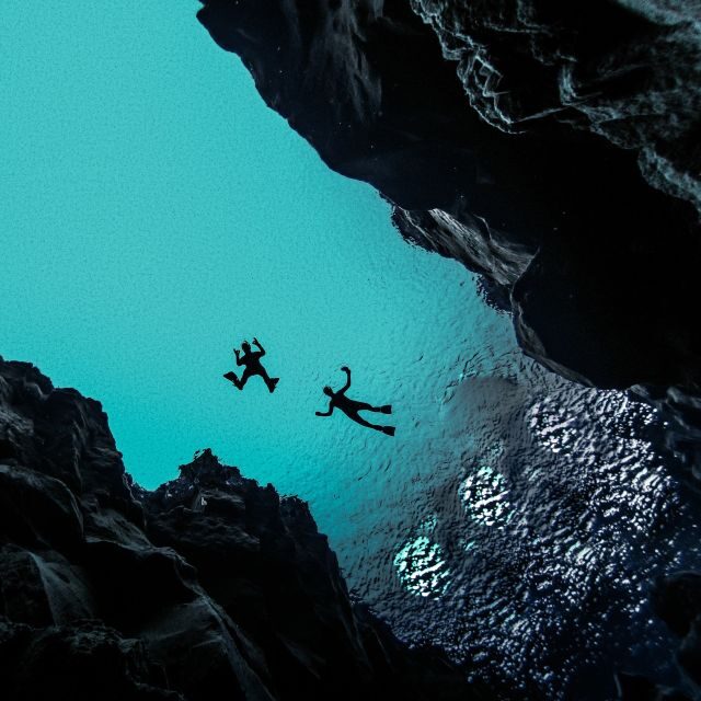 Silfra: Leidarendi Lava Caving & Snorkeling Tour with Photos - Gear choices: wetsuit vs drysuit (and why it matters)