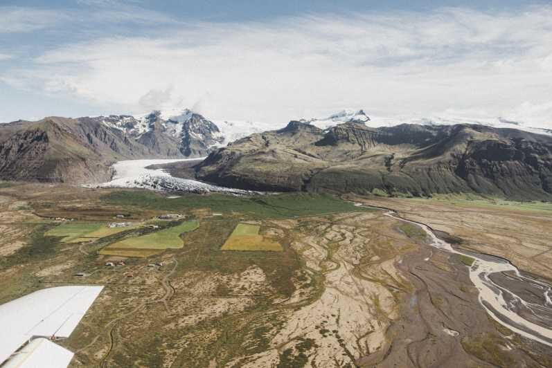 Skaftafell Nature Reserve: Highlights Scenic Airplane Tour - Black sands, glacial riverbeds, and the “how is that even real” effect