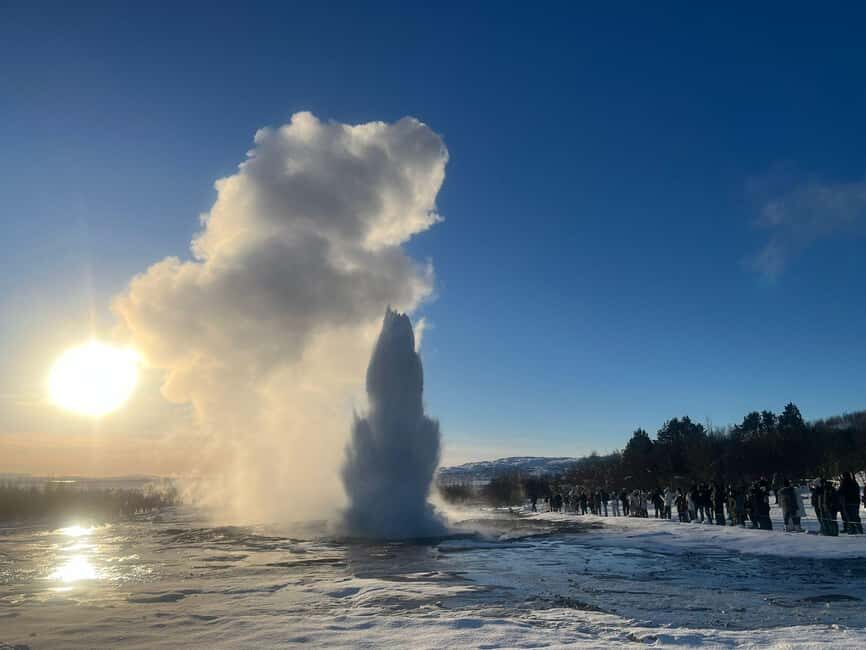 Small Group: Golden Circle & Friðheimar Visit From Reykjavik - Geysir geothermal area: how to time your Strokkur photos