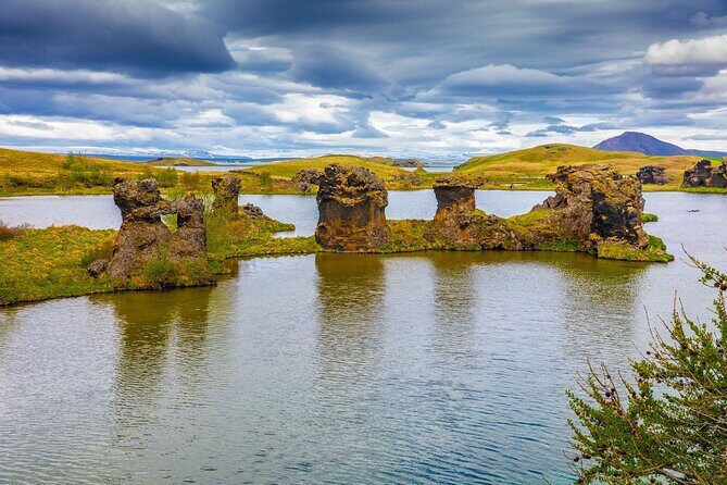 Small-Group Lake Mývatn Tour from Akureyri - Dimmuborgir Lava Formations: The Dark Castles of Mývatn