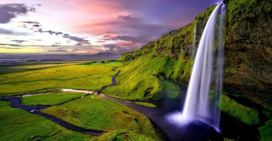 South Coast of Iceland. Black beach, glaсier, waterfalls... - Seljalandsfoss: the 60-meter waterfall you can walk behind