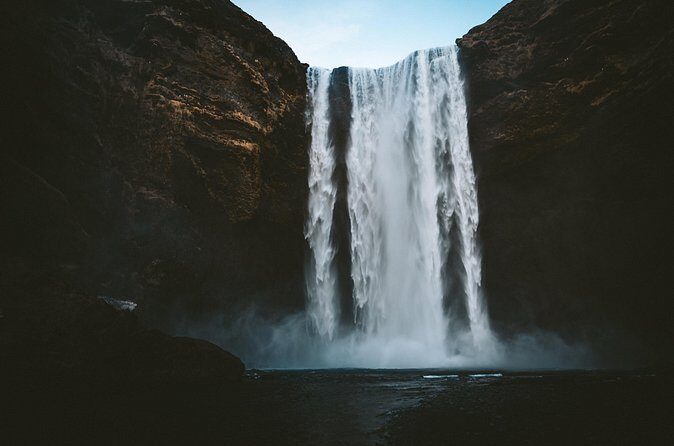 SOUTH COAST : The Discovery - Stop 4: Seljalandsfoss and ending with a strong photo finish