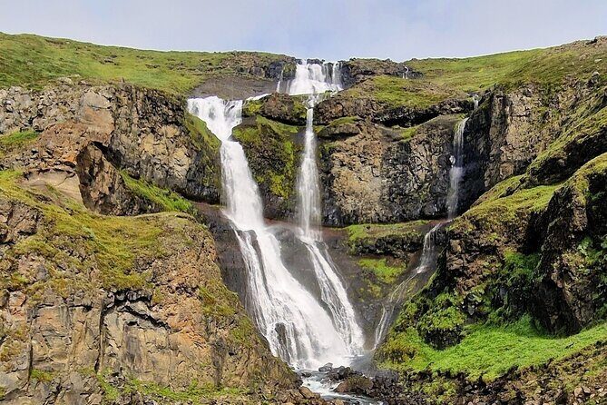Stuðlagil Canyon and Vök Baths Day Tour - Price and group size: what you’re really paying for