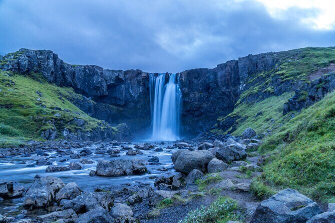 Studlagil Canyon and Waterfall Tour from Seydisfjordur - Stuðlagil Canyon: why the colors look so dramatic