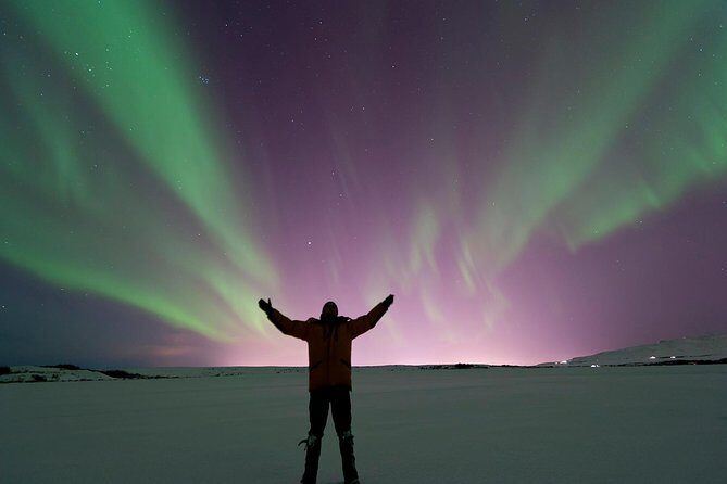 The Golden Circle & Northern Lights Guided Combo tour - Northern lights hunt: what’s guaranteed, what isn’t, and how you can help