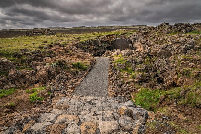 The Lava Tunnel Tour with Transfer from Reykjavik - Raufarhólshellir Timing on the Ground: Toilet, Shop, and Stops