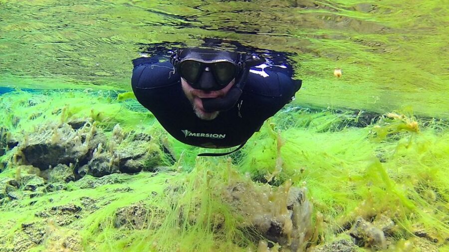 Thingvellir: Silfra Freedive Adevnture with a Guide - Gear and Warmth: The 7mm Wetsuit Plus Dryrobe Advantage