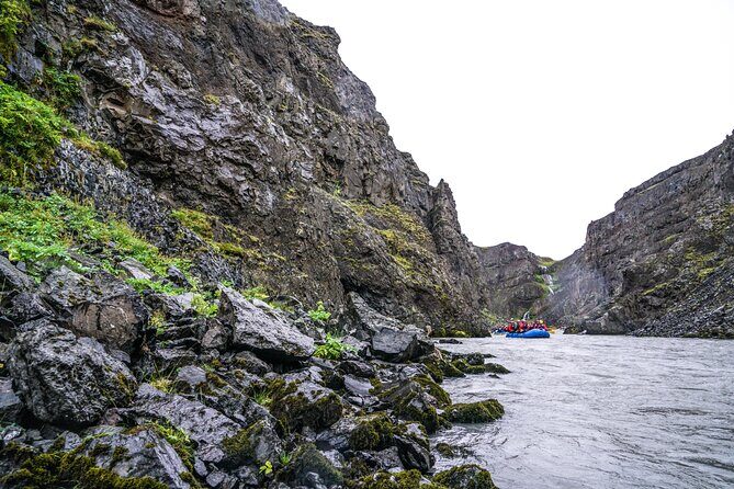 Top-Rated Family Rafting-Warm Drysuits, Volcanic Canyon, Epic Fun - Warm drysuits and simple safety: How they set you up for success