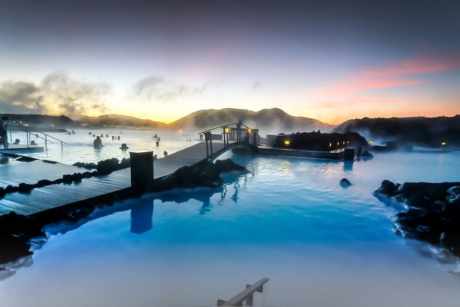 Unique bathing in an Icelandic hot springs at the Blue Lagoon - Reykjavik to the Blue Lagoon: why the setting matters