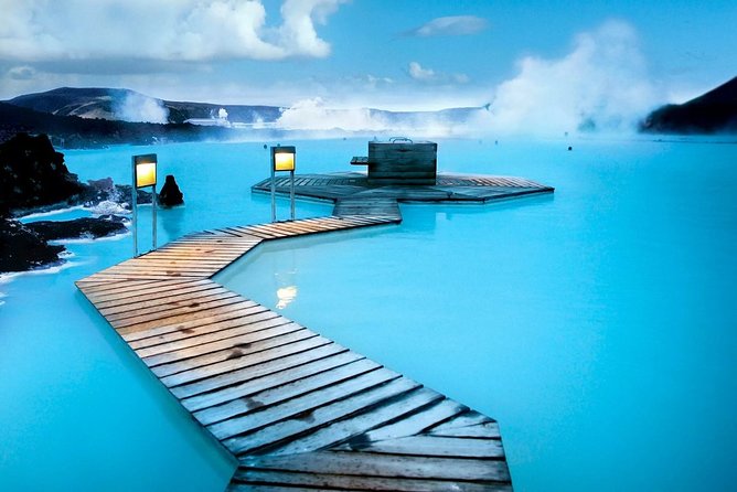 Unique bathing in an Icelandic hot springs at the Blue Lagoon - The Lava Restaurant option: when Premium’s reservation helps