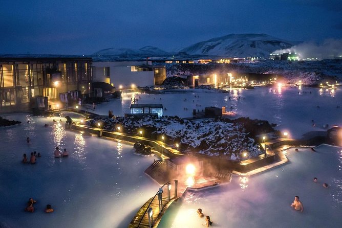 Unique bathing in an Icelandic hot springs at the Blue Lagoon - Price and value check: is $650 per person smart?