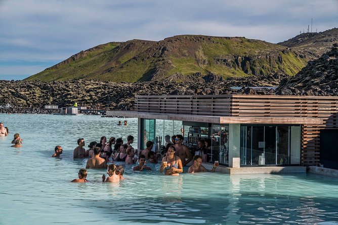 Unique bathing in an Icelandic hot springs at the Blue Lagoon - Who should book this Blue Lagoon bathing tour from Reykjavik?