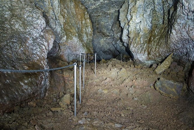 Vatnshellir Cave Tour - First impressions at Vatnshellir: getting oriented fast