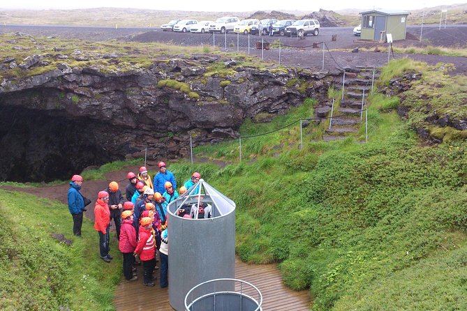 Vatnshellir Cave Tour - Cold cave reality: what to wear so you enjoy it
