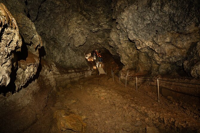 Vatnshellir Cave Tour - The guide makes the difference (and small groups help)