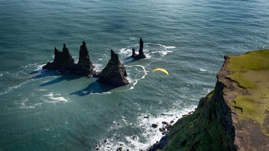 Vík: Paragliding Tandem Flight - The flight day flow: photo stop, scenic transfer, and the aerial view
