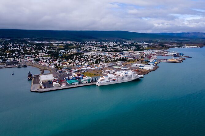 Whale Watching Tour from Akureyri City Central - Entering the fjord: what you experience in 2.5 hours